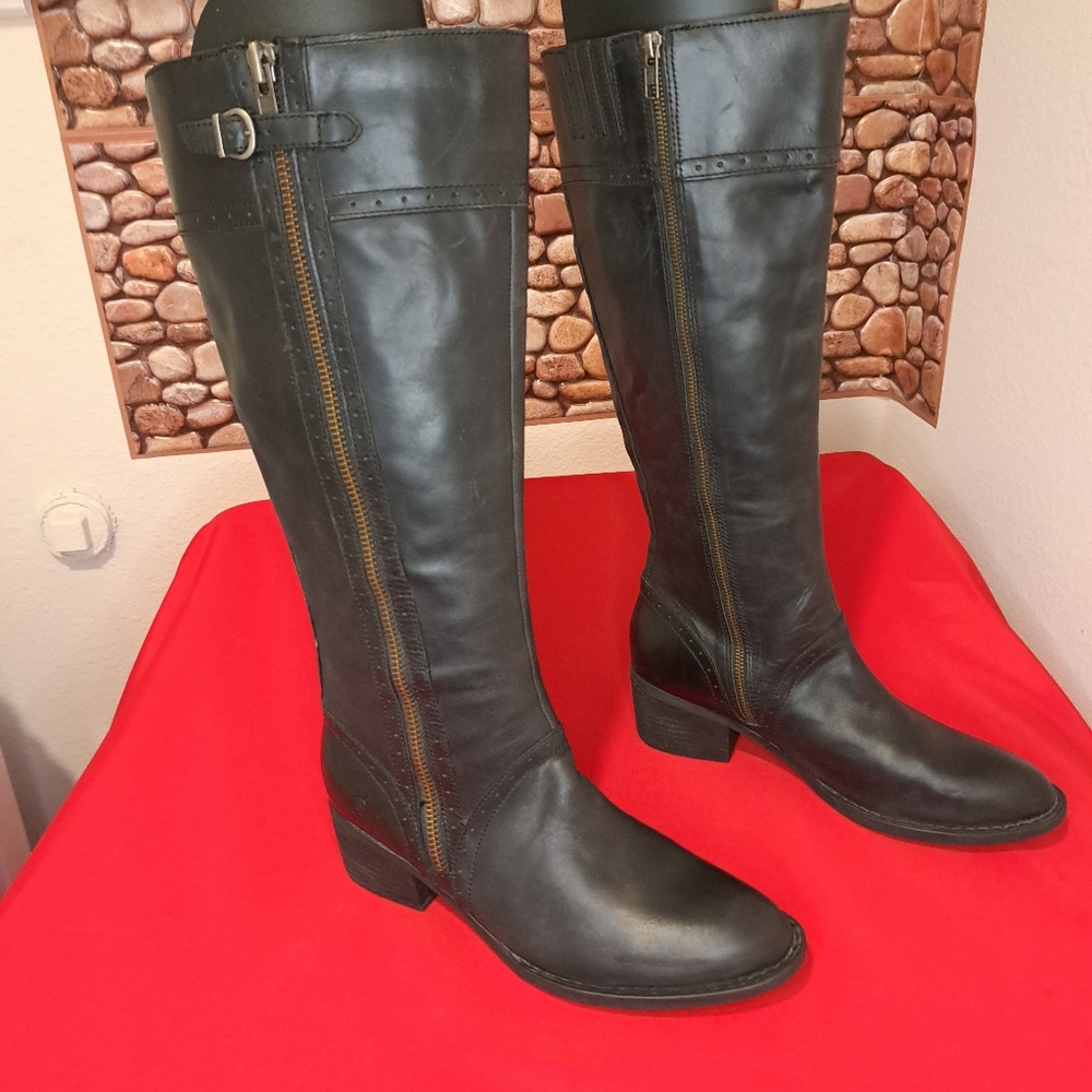 Born women's size 11 calf length boots.